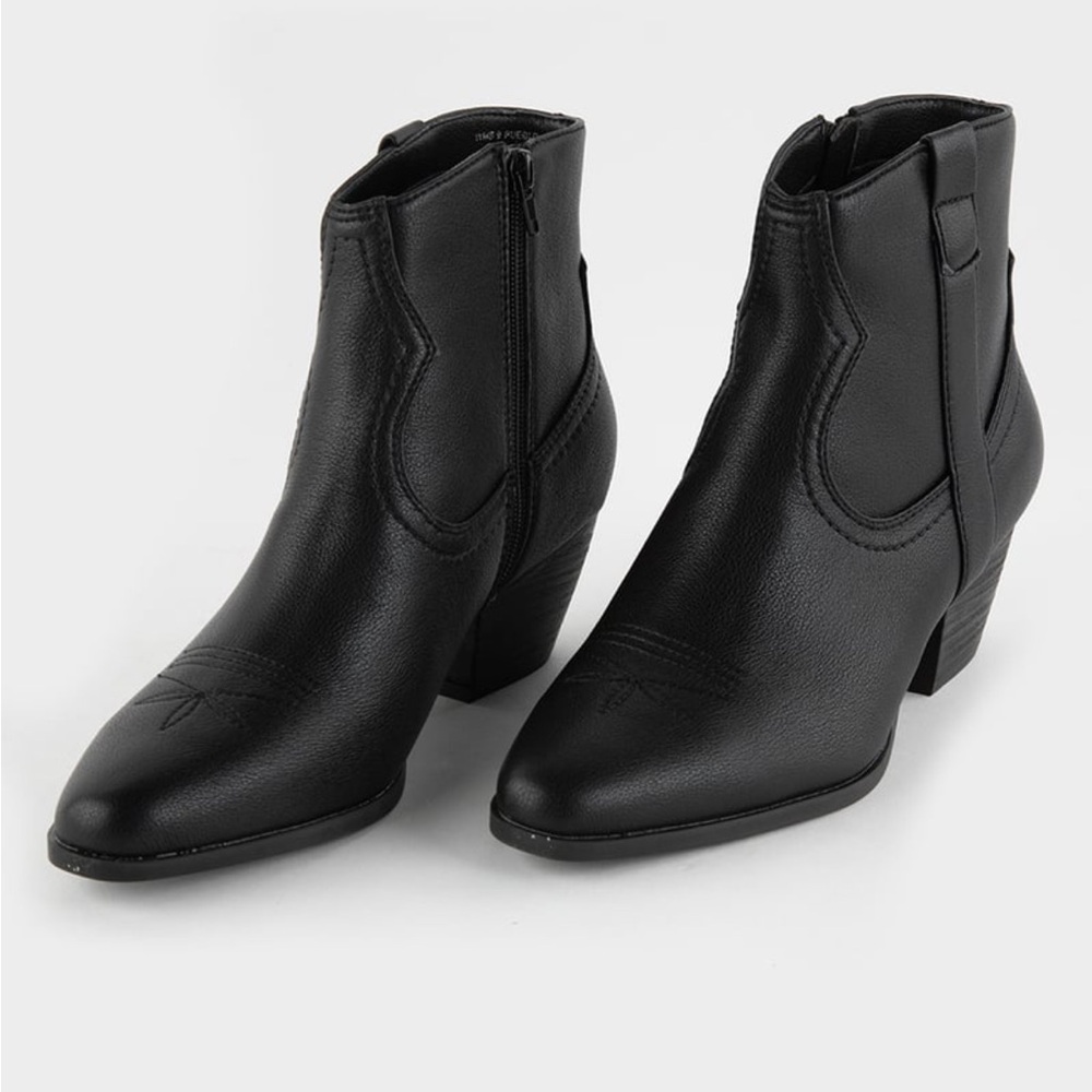 Dolce Vita Pueblo Short Western Boots Black Ankle Booties Size 7 NWOT